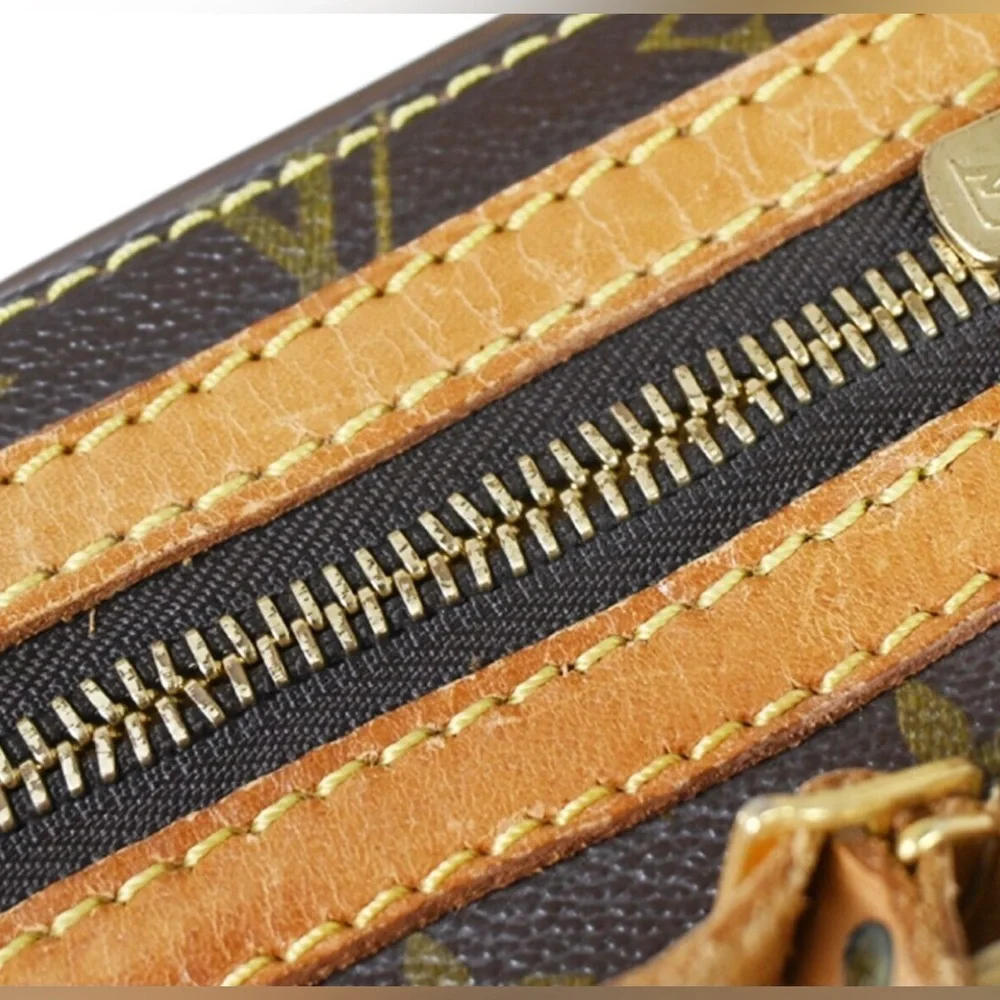 Louis Vuitton  Stratos Carry Case  Monogram Canvas Leather Travel Bags